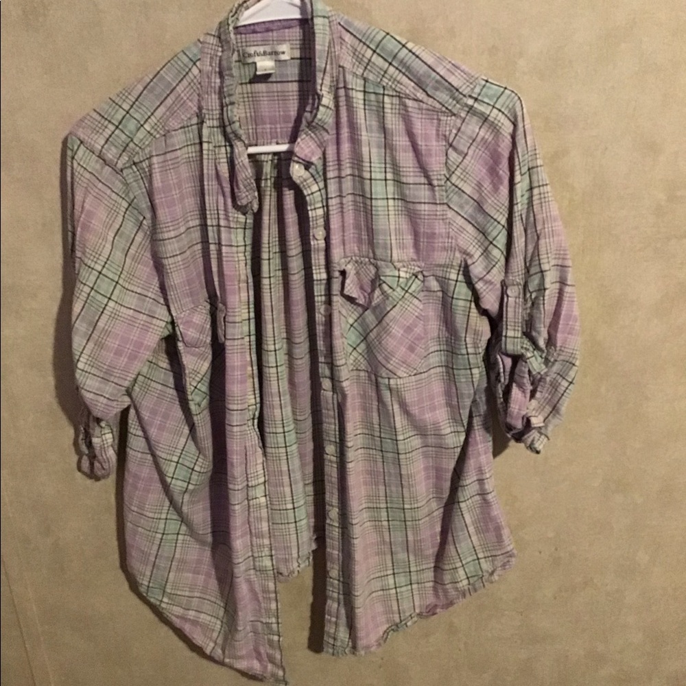Size L half sleeve button shirt
